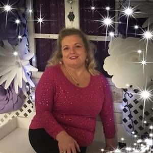 Meet your Posher, Connie